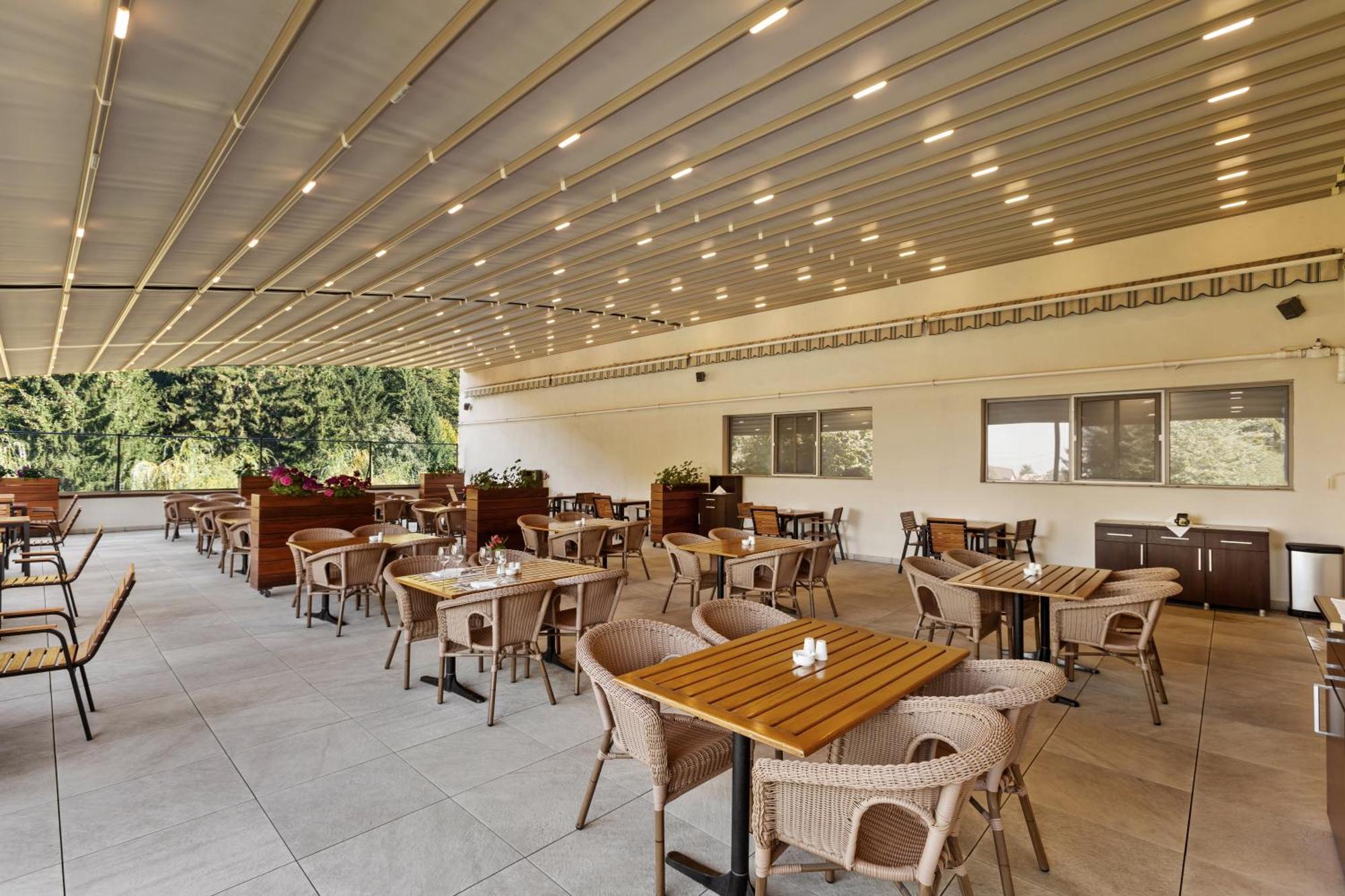 Hotel Clermont Covasna Ngoại thất bức ảnh