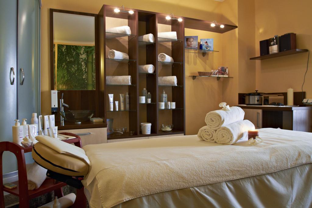 Hotel Clermont Covasna Ngoại thất bức ảnh