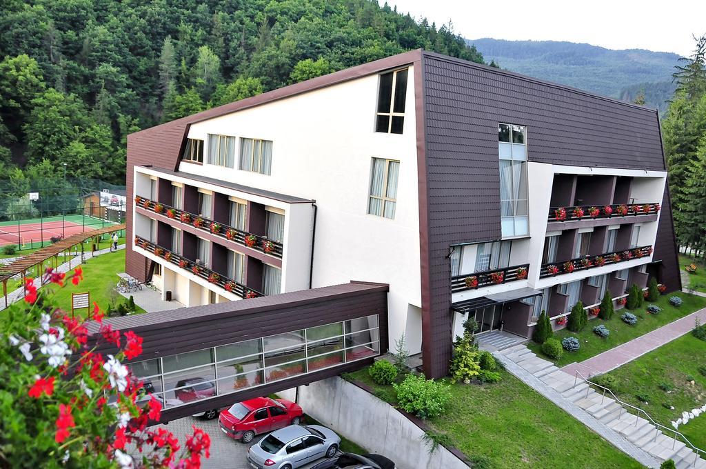 Hotel Clermont Covasna Ngoại thất bức ảnh