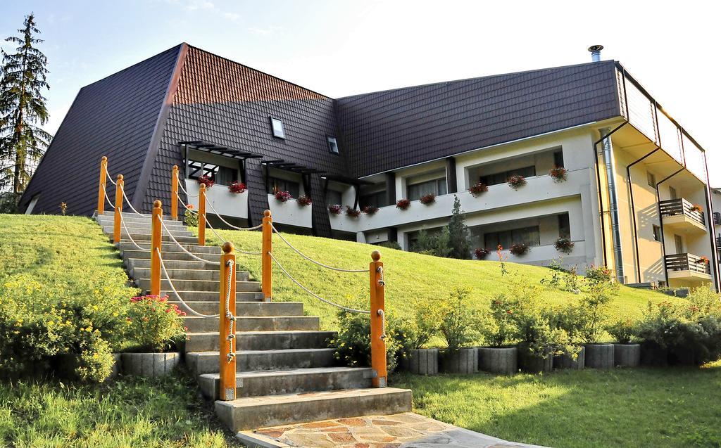 Hotel Clermont Covasna Ngoại thất bức ảnh