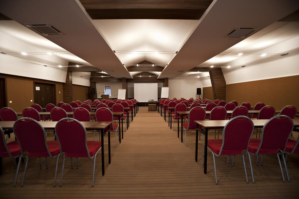 Hotel Clermont Covasna Ngoại thất bức ảnh