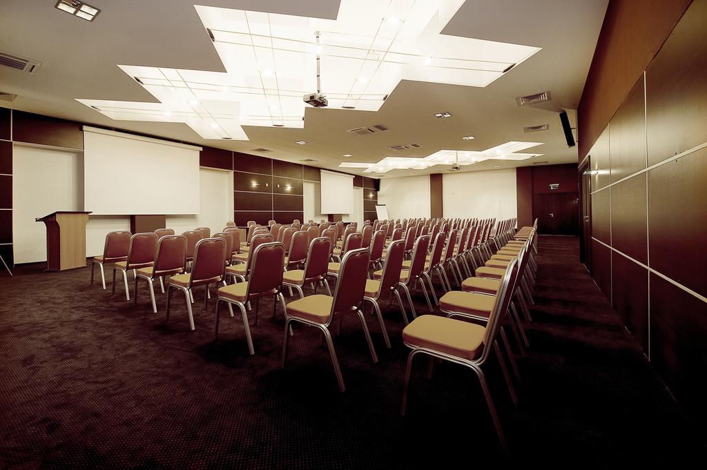 Hotel Clermont Covasna Ngoại thất bức ảnh