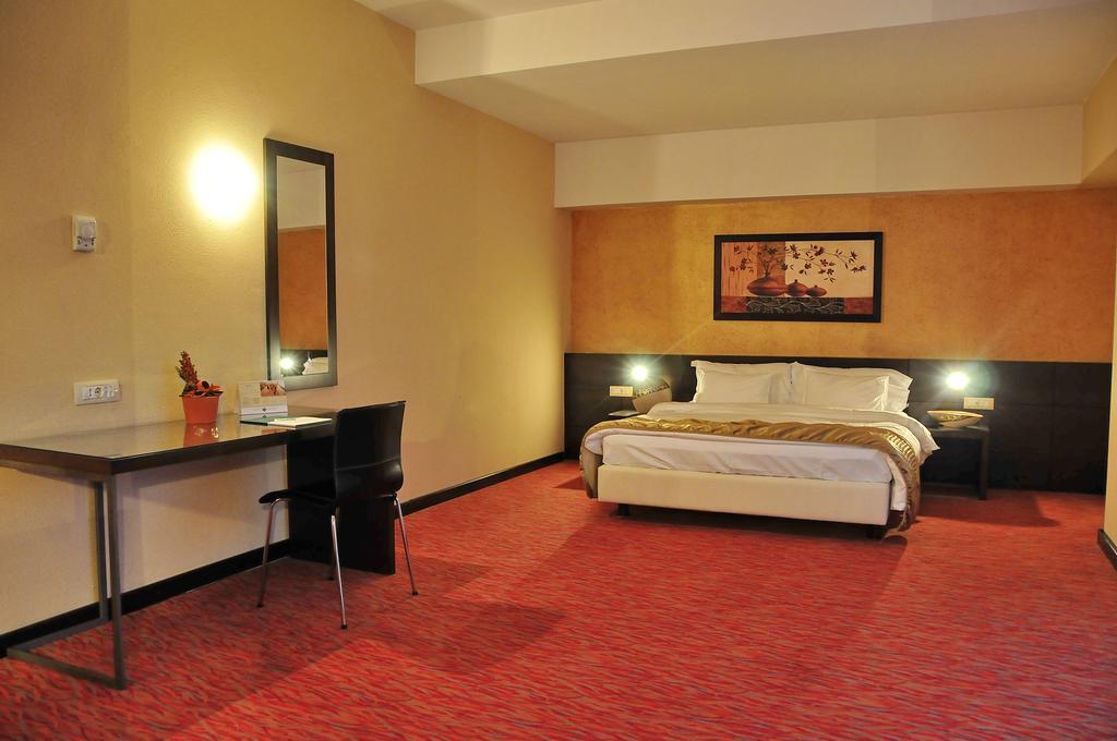 Hotel Clermont Covasna Phòng bức ảnh