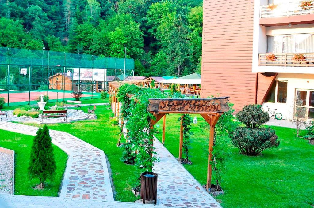 Hotel Clermont Covasna Ngoại thất bức ảnh