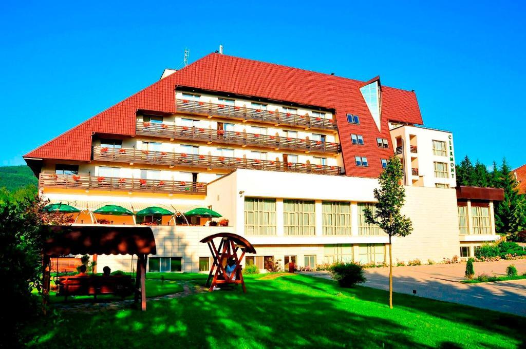 Hotel Clermont Covasna Ngoại thất bức ảnh